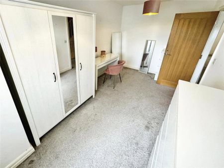4 bedroom detached house to rent - Photo 4
