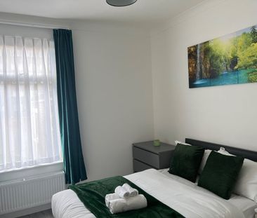Room in a Shared House, Oaklands Road, NW2 - Photo 3