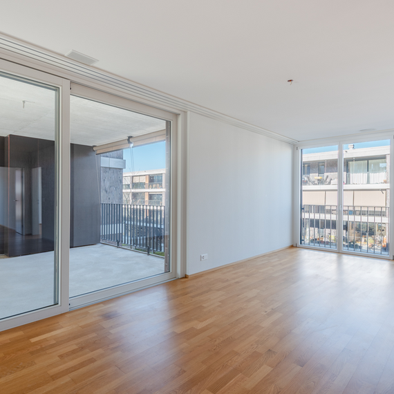 4.5-Zimmer-Wohnung mit Balkon und Einstellhallenplatz - Photo 1