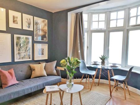 1 bedroom flat to rent - Photo 2