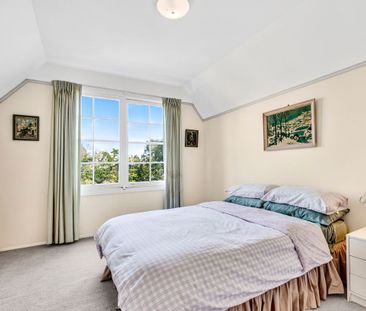 CHARMING FAMILY HOME IN A PEACEFUL CUL-DE-SAC - Photo 4