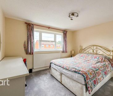 4 bedroom detached house to rent - Photo 4