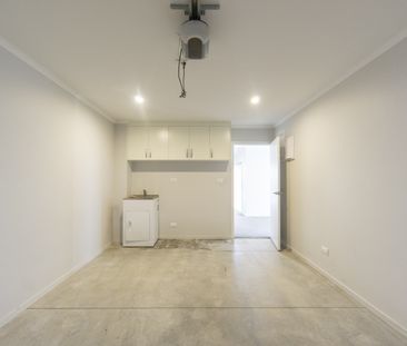 Neat and Tidy Executive Townhouse - Photo 5