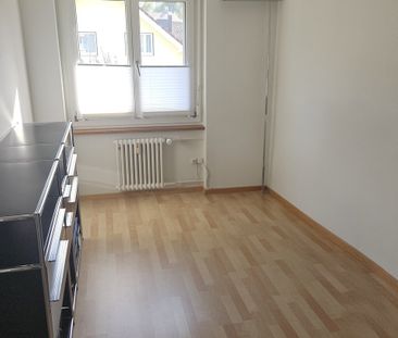 2021 renovierte 3½-Zimmerwohnung mit neuer Küche und modernisiertem... - Foto 3