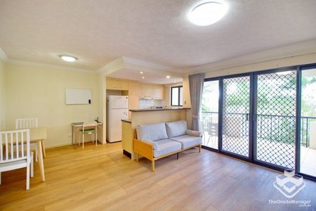 Walk to UQ, Furnished Two bedrooms two bathrooms - Photo 3