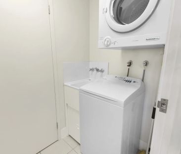 Unfurnished apartment close to the CBD. - Photo 3