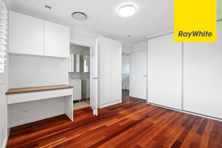 Family Home in Ideal Location ! 4 Bedroom plus Study - Photo 2