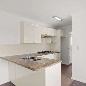 One Bedroom In Convenient Location - Photo 2