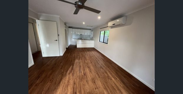 Granny flat plus Pool!! - Photo 1