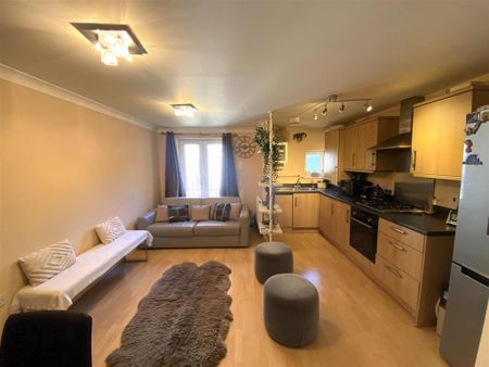 2 bedroom flat to rent - Photo 4