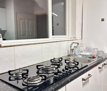 1 bedroom in a house share to rent - Photo 3