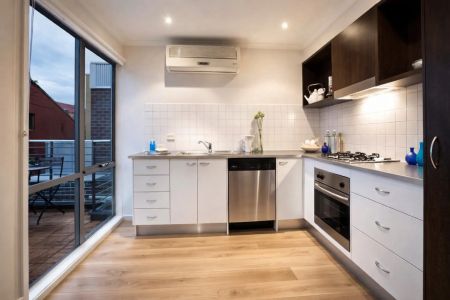 Modern Inner‑City Living in the Heart of Fitzroy - Photo 5