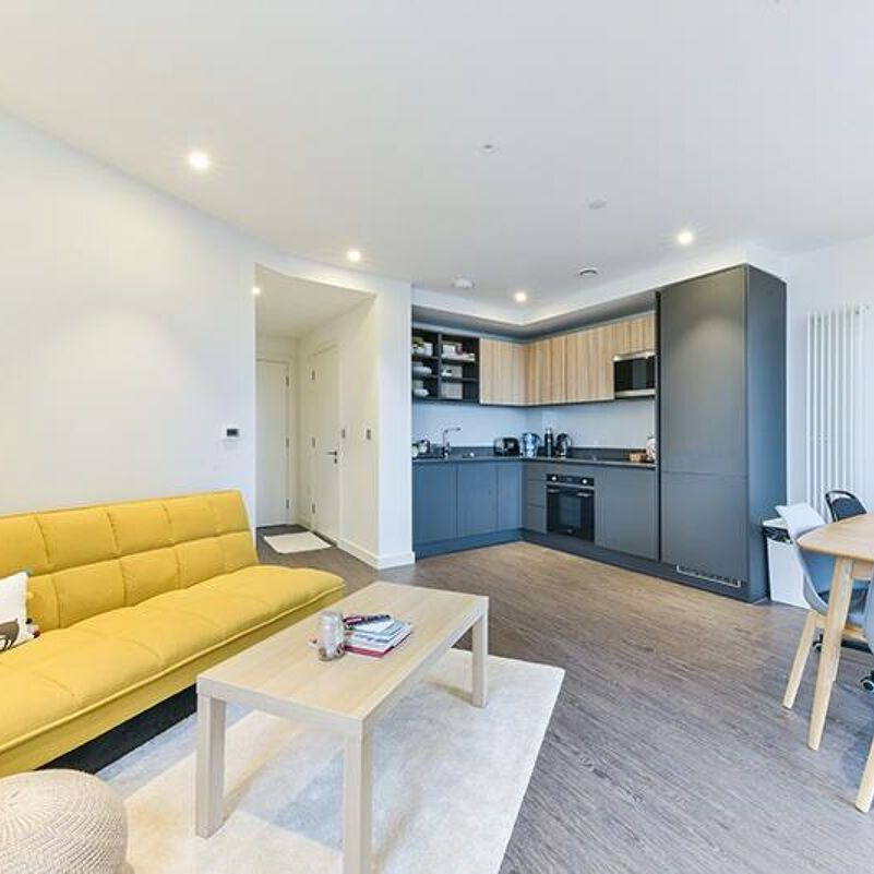 Apartment to rent in Royal Docks E16 - Photo 1