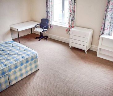 4 bedroom terraced house to rent - Photo 6