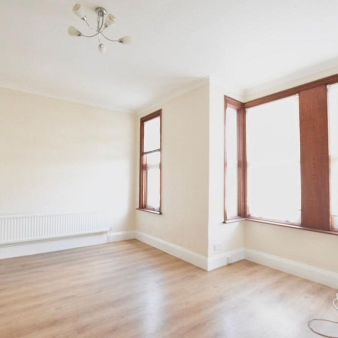 3 bedroom flat to rent - Photo 1