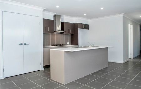 Family home ready to call yours!! - Photo 2