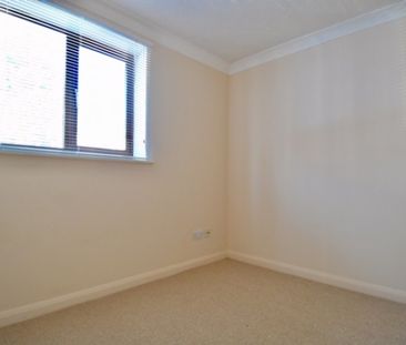 1 bed Apartment - To Let - Photo 2