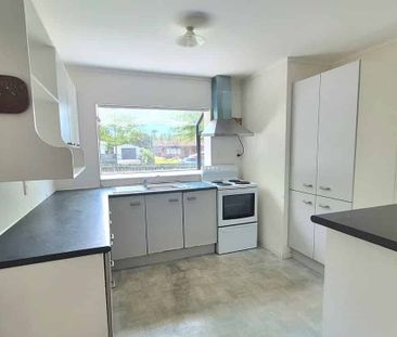 Spacious Family Living in Swanson - Photo 5