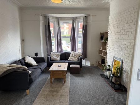 Whitefield Terrace, Newcastle upon Tyne - Photo 3