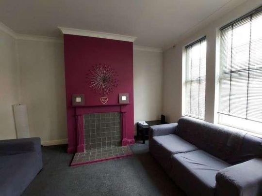 Autumn Place, Hyde Park, Leeds, LS6 - Photo 1