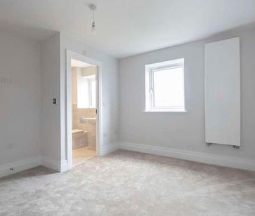 Wallace Square, Bishops Cleeve, GL52 - Photo 2