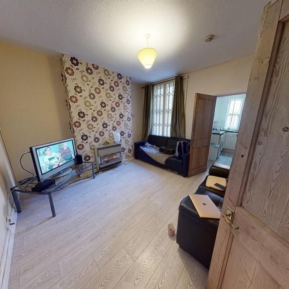 3 bedroom terraced house to rent - Photo 1