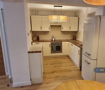 3 bedroom terraced house to rent - Photo 5