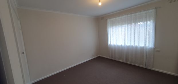 3 Mead Court, Oakleigh VIC 3166 - House For Rent | Domain - Photo 1