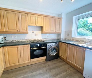 3 bedroom semi-detached house to rent - Photo 5