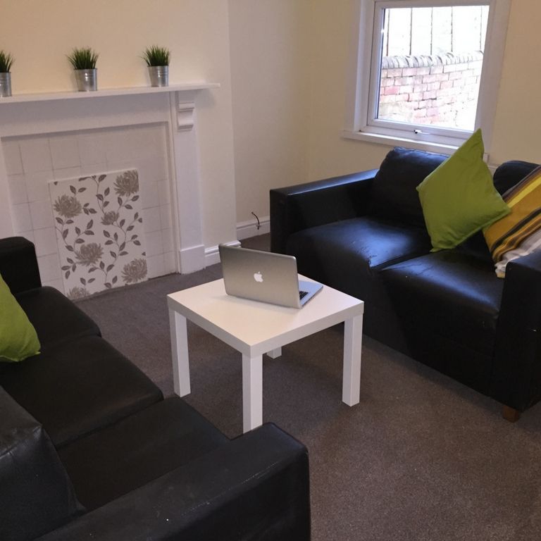 4 Bedroom Semi Detached To Rent in Lenton - Photo 1