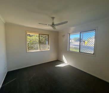SPACIOUS SOUTH GLADSTONE UNIT IN QUIET LOCATION - Photo 1