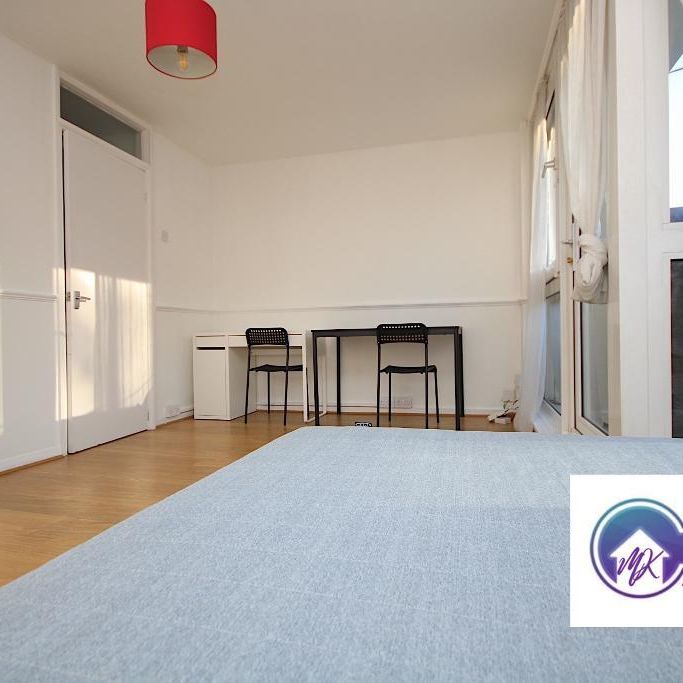 3 Bedroom Flat To Rent - Photo 1