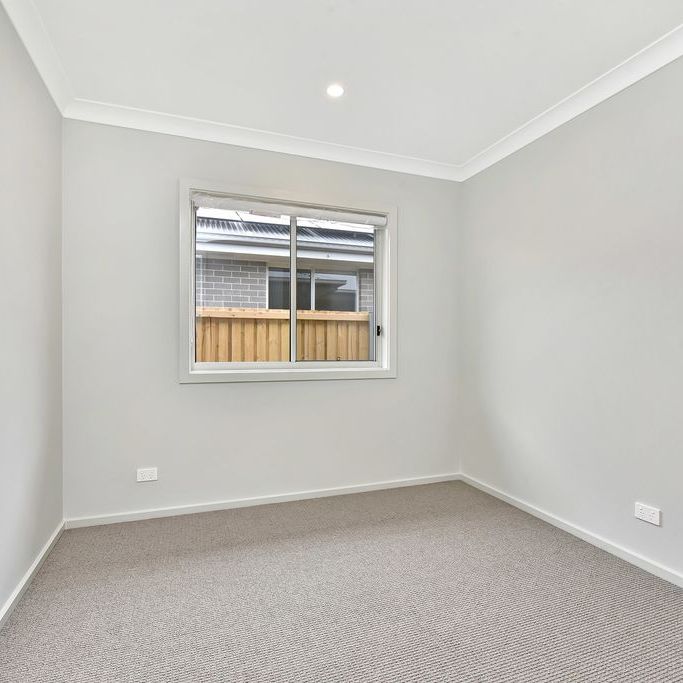 Brand new duplex boasting a low-maintenance lifestyle - Photo 1