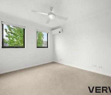 FABULOUS TWO BEDROOM TOWNHOUSE - Photo 2