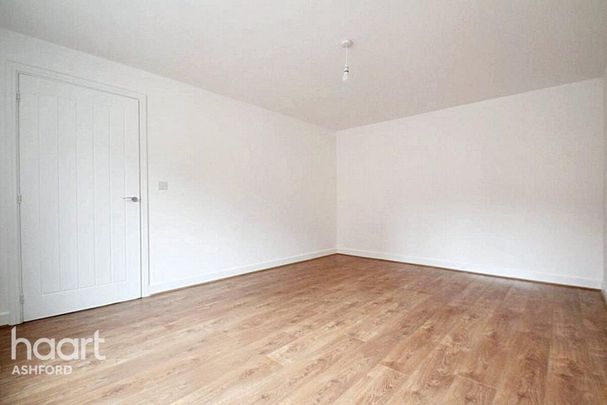 4 bedroom semi-detached house to rent - Photo 1