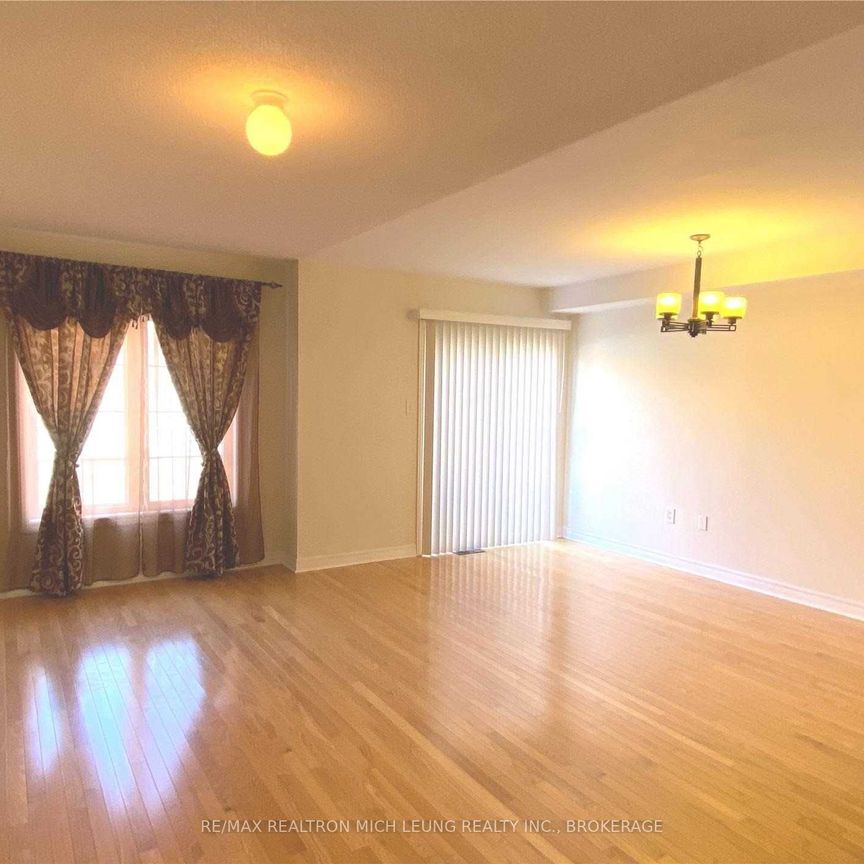 For Lease - 111 Amulet Crescent, Richmond Hill, Ontario - Photo 1