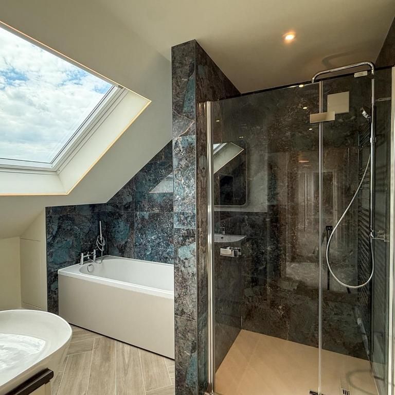 5 bedroom detached bungalow to rent - Photo 1