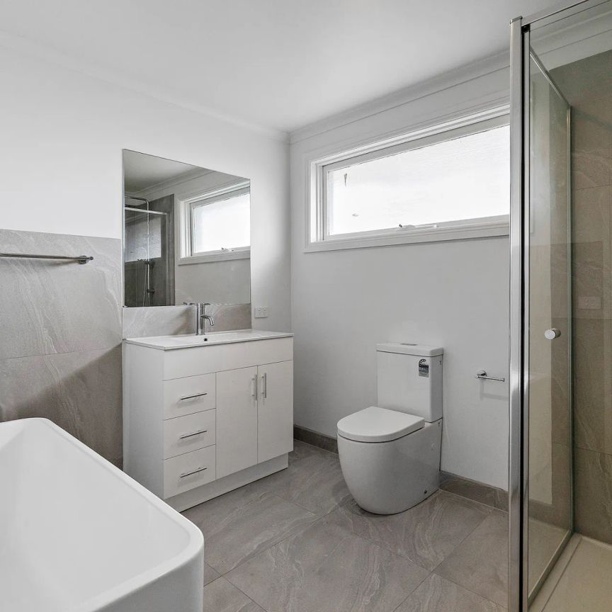 Renovated Family Home in Quiet Court Location - Photo 1