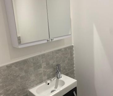 2 bedroom semi-detached house to rent - Photo 4