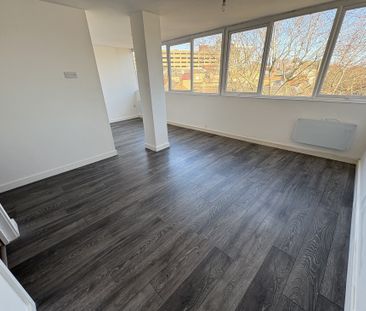 Market Square, Northampton - Photo 1