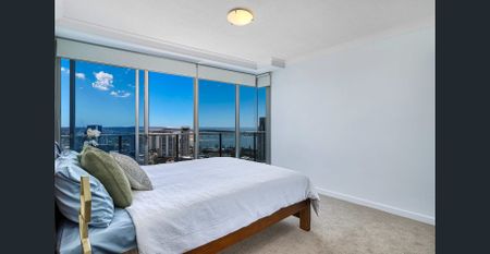 FULLY FURNISHED 2 BEDROOM UNIT WITH BREATH TAKING OCEAN VIEWS IN THE CENTRAL OF SOUTHPORT - Photo 2