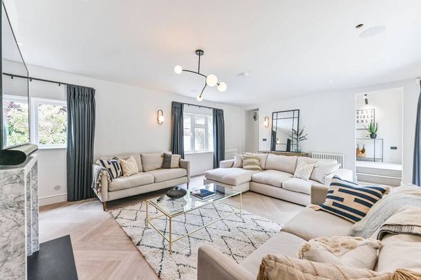 4 bedroom detached house to rent - Photo 1