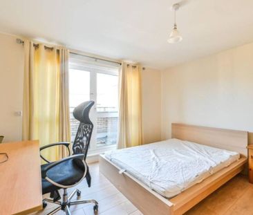 2 Bed Penthouse, Gean Court, N11 - Photo 6