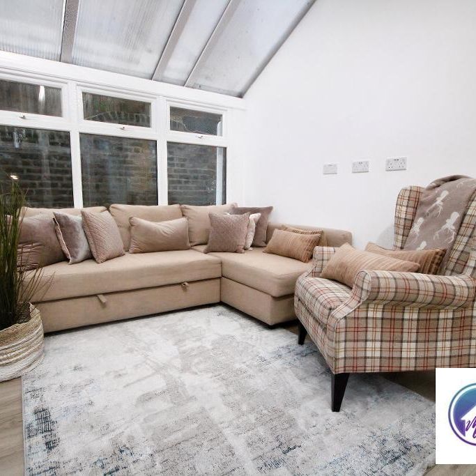 1 Bedroom Room in Flat Share To Rent - Photo 1