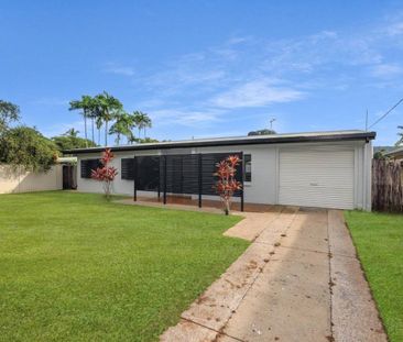 Freshly Painted - Tiled & AirConditioned - Large Patio - Garage - Photo 3