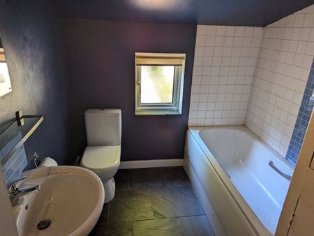 3 bedroom terraced house to rent - Photo 3