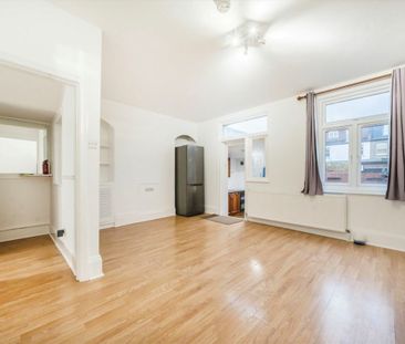 Dudley Gardens - Photo 2