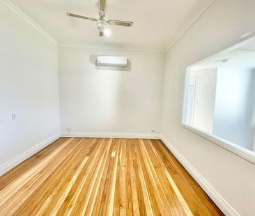 BEAUTIFUL 3 BEDROOM HOME ON BONARIUS - Photo 3