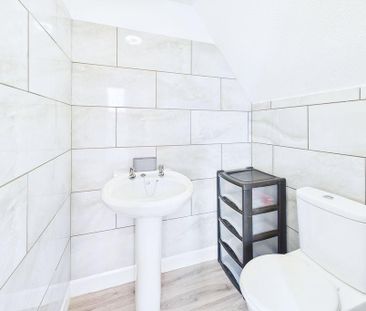 1 bedroom house of multiple occupation to rent - Photo 5