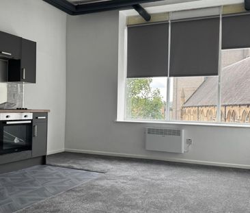 2 bedroom Flat To Let - Photo 5